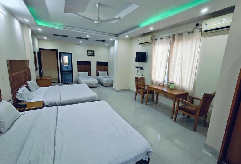 غرفة عائلية, Kirti Heritage