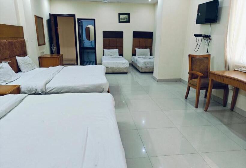 غرفة عائلية, Kirti Heritage