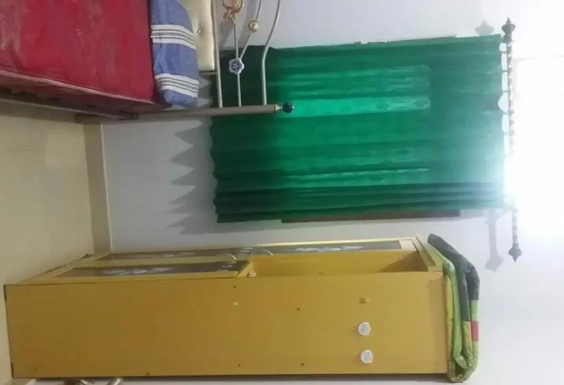 エコノミールーム, Spot On 93880 Guest House Bu Iin Syariah
