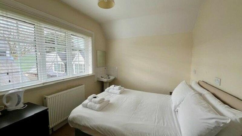 غرفة إقتصادية, The Pavilion Bisley