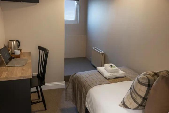 غرفة قياسية فردية, The Pavilion Bisley