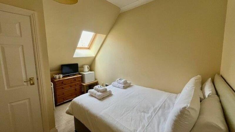 غرفة إقتصادية, The Pavilion Bisley