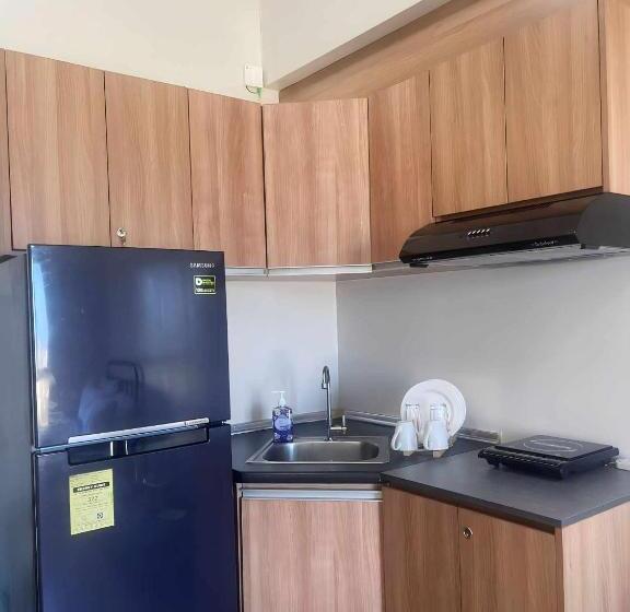 סטודיו דלוקס, Lj Staycation Condo Rentals