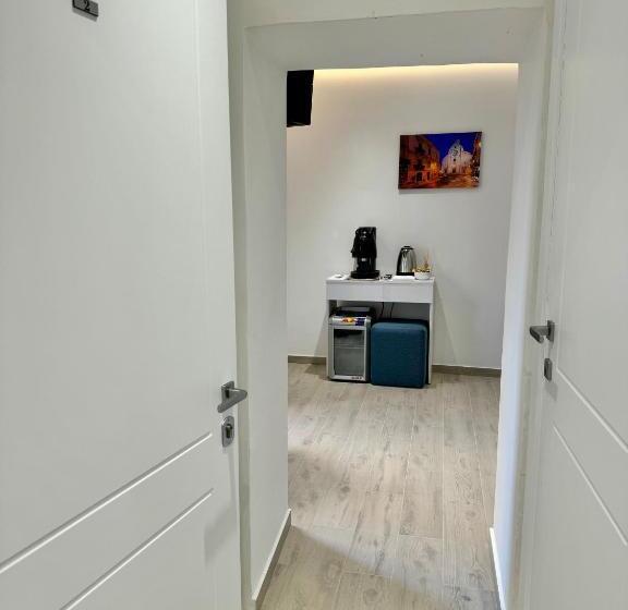 اتاق لوکس, Il Filo Di Arianna