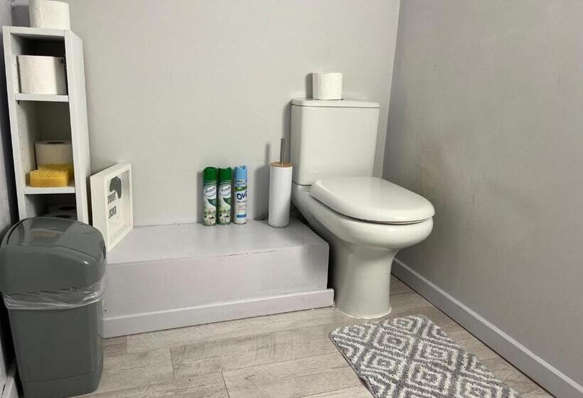 חדר דלוקס, Mini Hotel With Home Facilities In Hamilton West