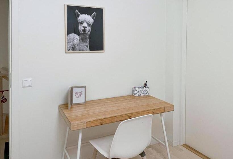 חדר סטנדרט, Room In Guest Room   Guest Room   5 Min Walk Eurovision Hyllie