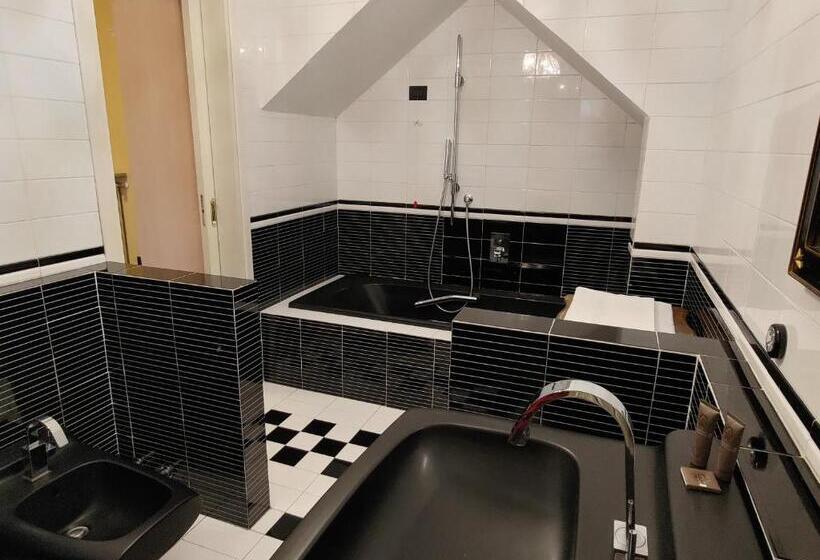 غرفة قياسية مزوَّدة بشُرفة, Villa Eleganza Milano Bergamo Airport