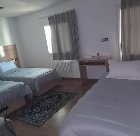 اتاق سوپریور سه تخته, Auberge Jomana Park