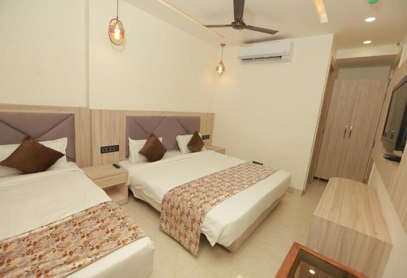 스탠다드 트리플 룸, Zed Hotel   Igi Airport Delhi