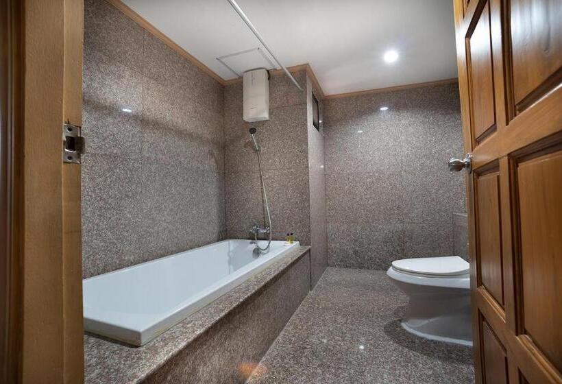 Quarto Deluxe, Pearl Resort And Hotel เพิร์ลรีสอร์ทแอนด์โฮเทล