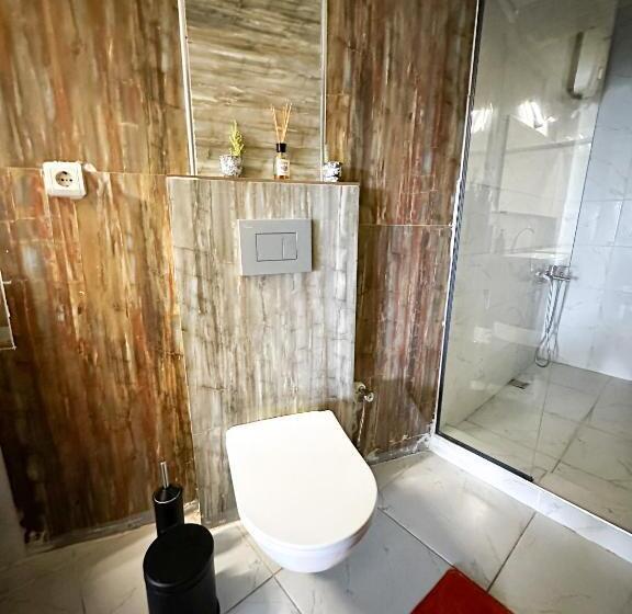 带海景的复工套房, The Next Suites