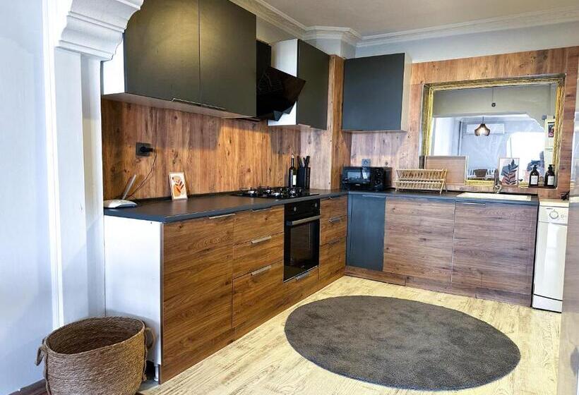 带海景的复工套房, The Next Suites