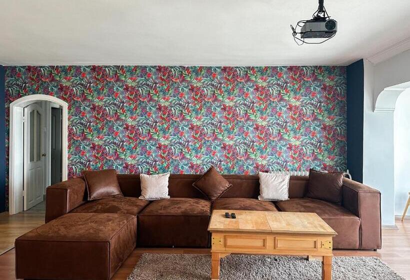 带海景的复工套房, The Next Suites