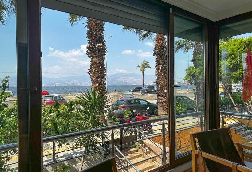 带海景的复工套房, The Next Suites