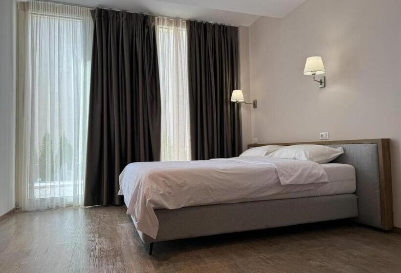 Standard Triple Room with Terrace, Green Condo Hotel Palase