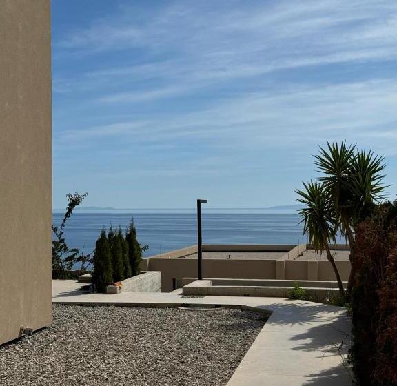 Standard Triple Room with Terrace, Green Condo Hotel Palase