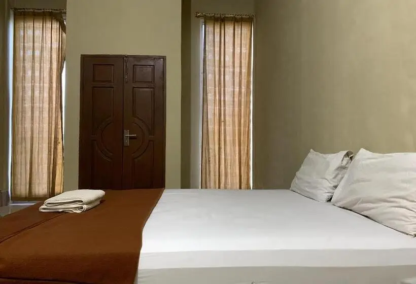 スタンダードルーム, Oyo 93876 Athirah Kost