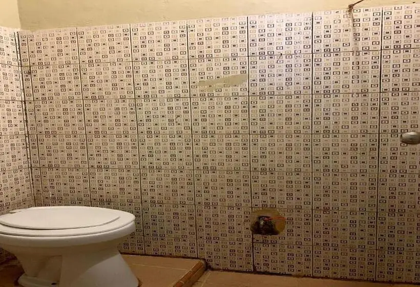 スタンダードルーム, Oyo 93876 Athirah Kost