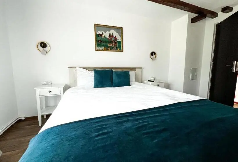 اتاق استاندارد با چشمانداز باغ, Hilltop House