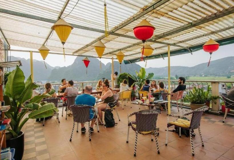 اتاق استاندارد سه نفره, Phong Nha Jasmine Hostel & Roof Top Bar