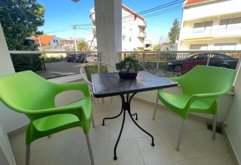 استودیوی استاندارد, Apartments Pericic Lux