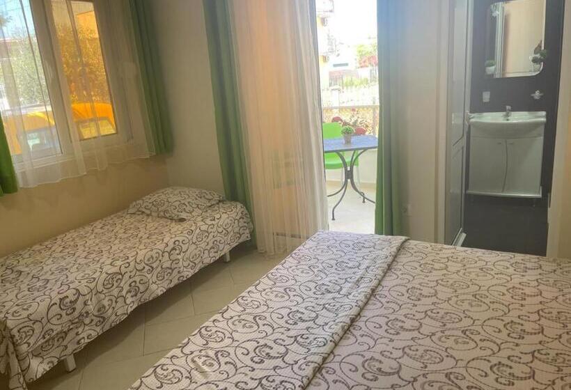 استودیوی استاندارد, Apartments Pericic Lux