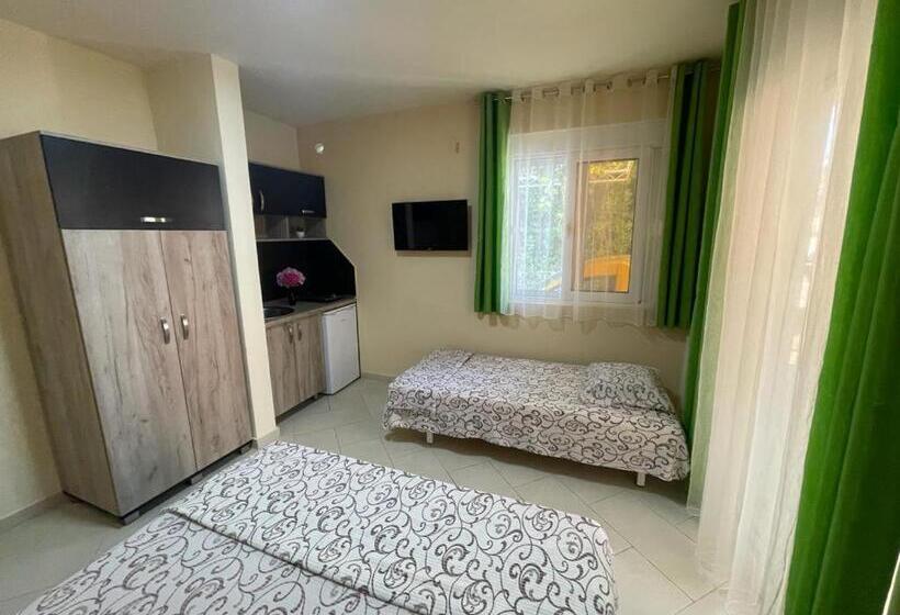 استودیوی استاندارد, Apartments Pericic Lux