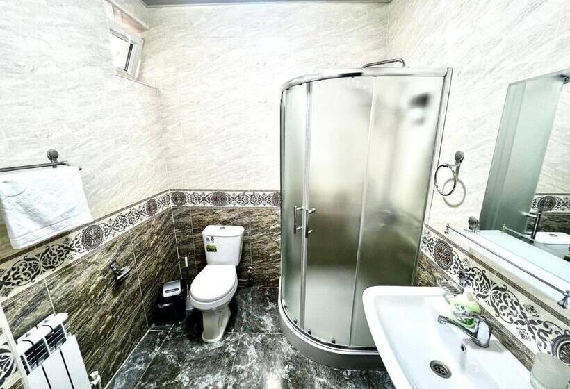 Habitació Triple Estàndard, Al Said