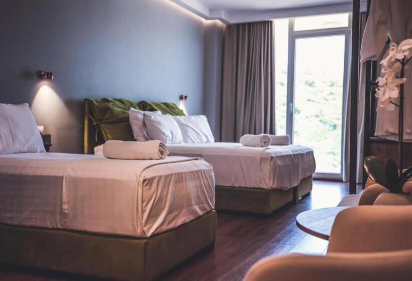 Трехместный Номер Стандарт с Балконом, Aria Beach Resort By Hana Turismo