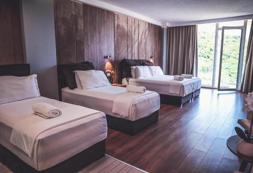 Трехместный Номер Стандарт с Балконом, Aria Beach Resort By Hana Turismo