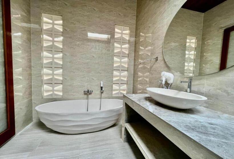 Вилла 2 Спальни, Belvilla Pantai Senja Resort Central Ubud