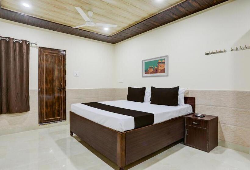 Трехместный Номер Классика, Super Hotel O Varanasi Near Banaras Junction
