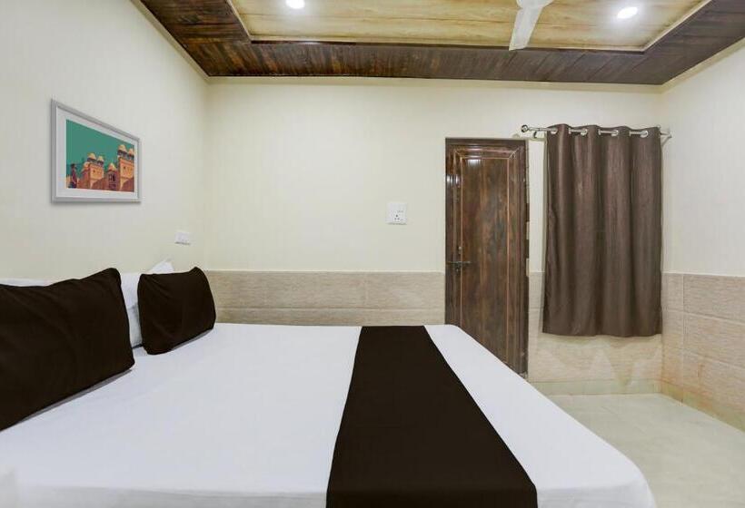 Трехместный Номер Классика, Super Hotel O Varanasi Near Banaras Junction