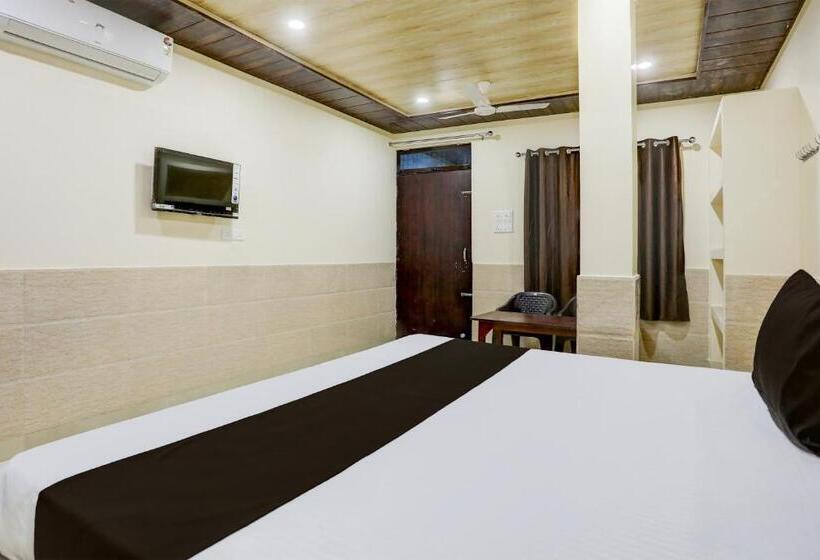 Трехместный Номер Классика, Super Hotel O Varanasi Near Banaras Junction