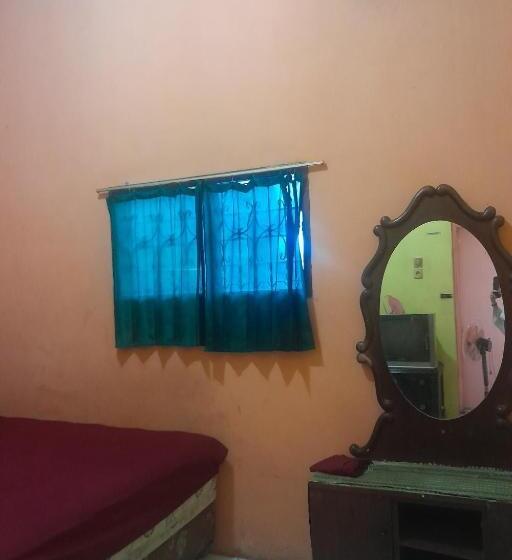 스탠다드 룸, Spot On 93852 Fermansio Homestay 2