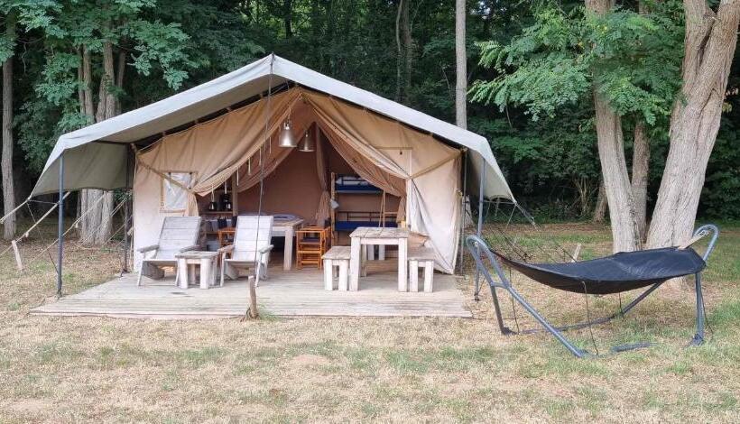 Standard Tent, Domaine De Laguneaussan