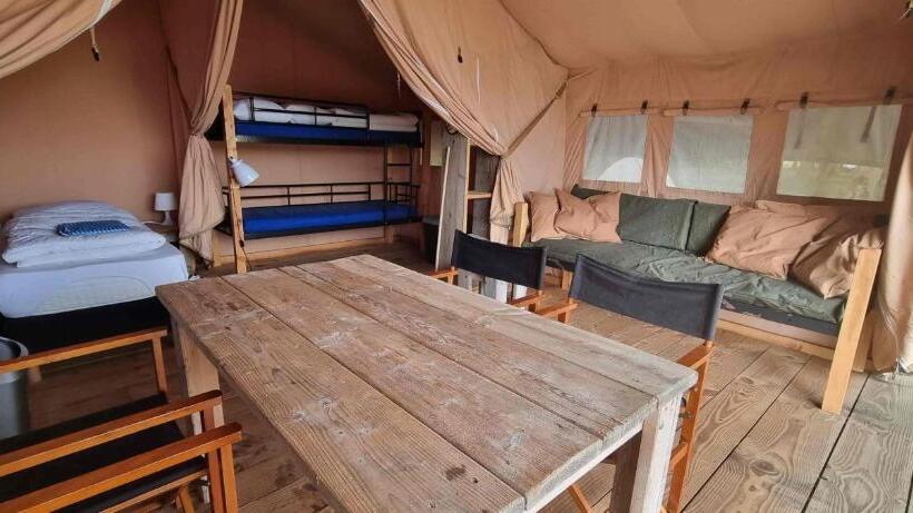 كوخ قياسي, Domaine De Laguneaussan