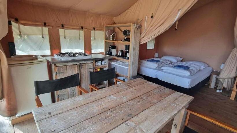 كوخ قياسي, Domaine De Laguneaussan