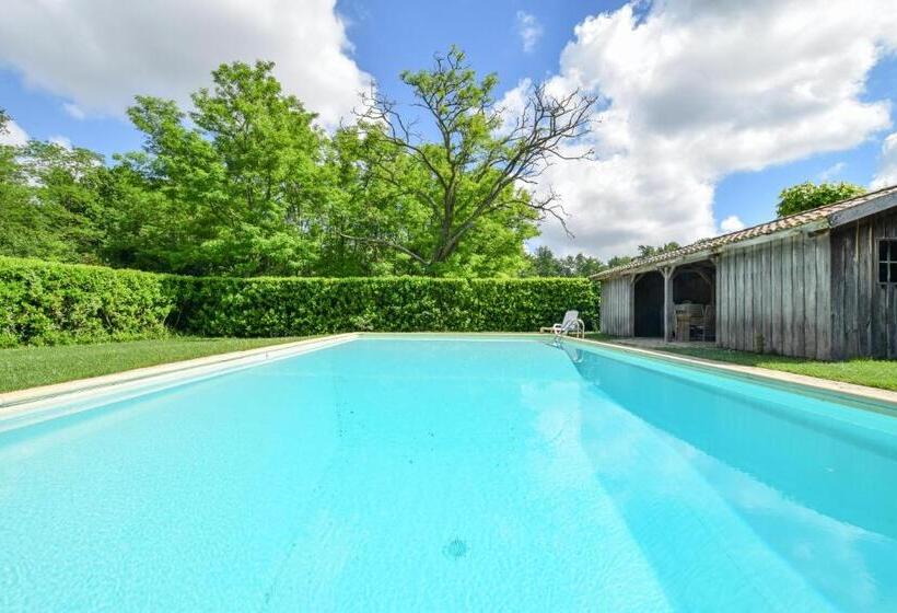 كوخ قياسي, Domaine De Laguneaussan