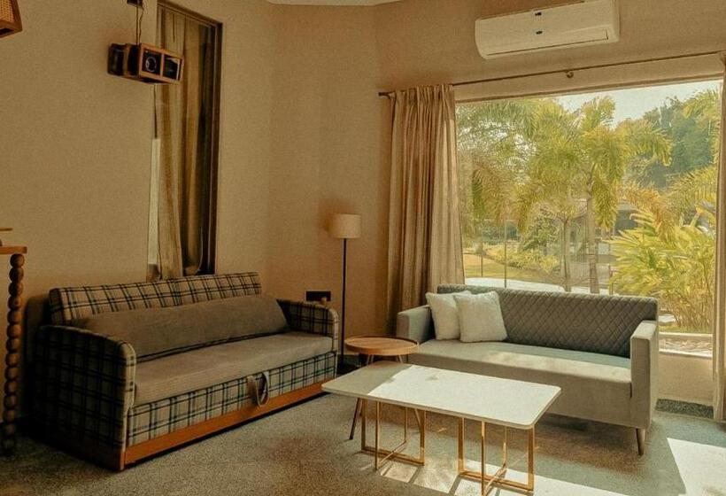 전용 풀장 스위트, Giovanni Village Resort