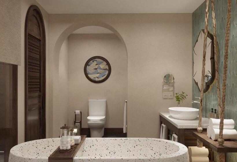 اتاق خانوادگی, The Signature Hoi An