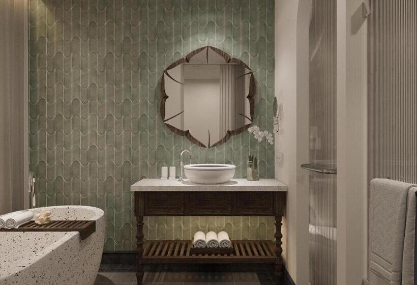 سوییت, The Signature Hoi An