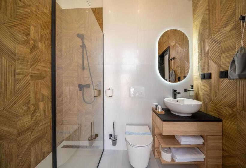 スタンダードルーム, Urban