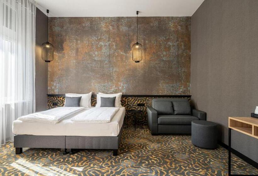 スーペリアトリプルルーム, Urban