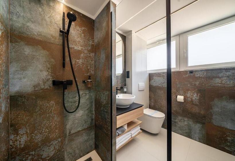 テラス付スタンダードルーム, Urban