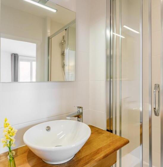 חדר דלוקס, Yelo Lumière Powered By Sonder