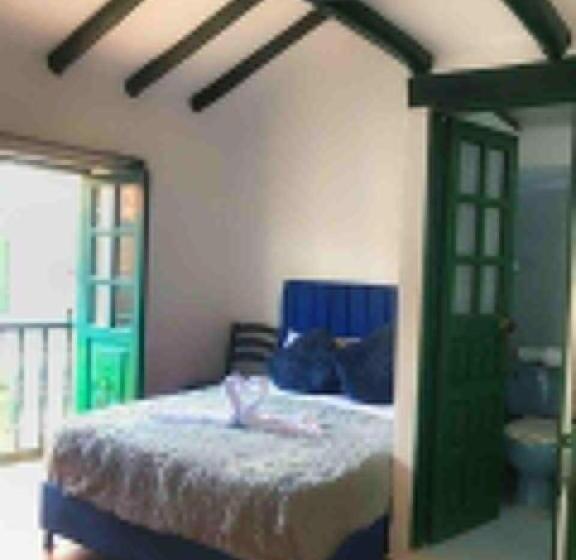 バルコニー付きスタンダードルーム, Carazo Chef Host & Food