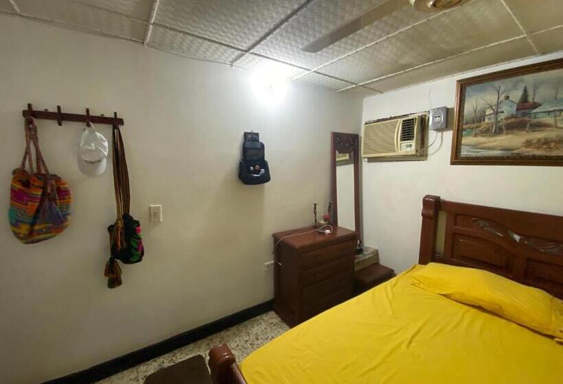 キングサイズベッドのスタンダードルーム, Casa Vecina Hostal
