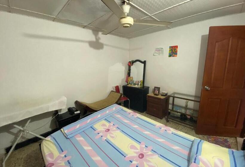 バス共有のスタンダードルーム, Casa Vecina Hostal