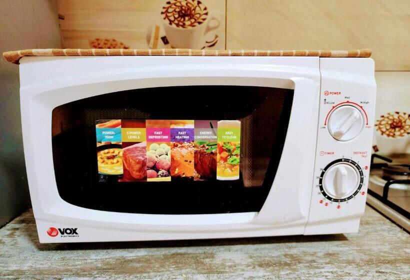 اتاق استاندارد سه تخته با سرویس بهداشتی مشترک, Guest House Nona